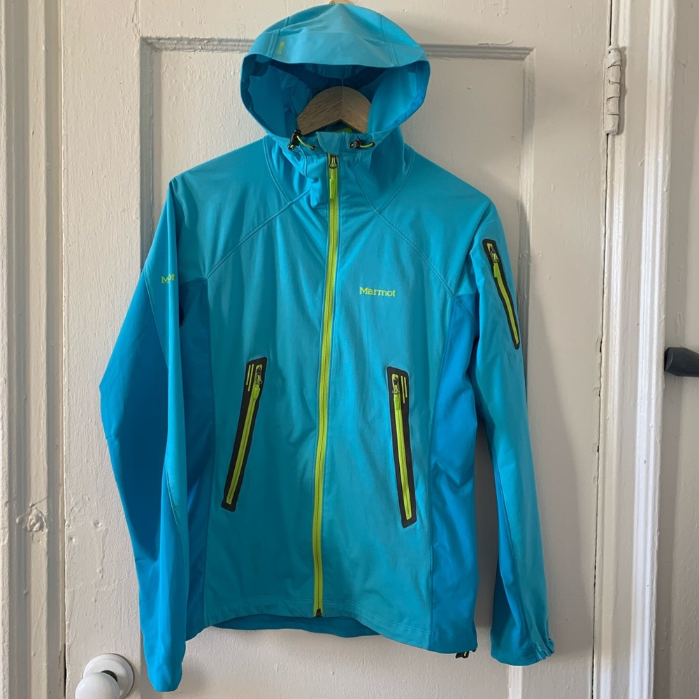 Women’s softshell hooded jacket